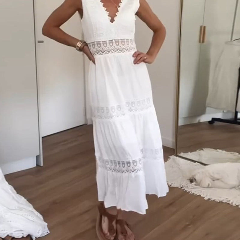 Karolina - Sukienka Koronkowa z Dekoltem w Serek