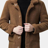 Michiel | Camelkleurige jas met knoopsluiting