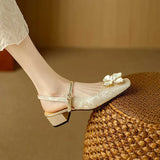 Salomea - Eleganckie damskie buty z kwiatowym detalem