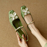 Salomea - Eleganckie damskie buty z kwiatowym detalem