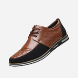 Luc | Zwarte veterschoenen met structuurpanelen